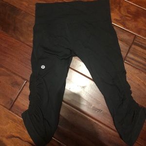 Lululemon cropped pants